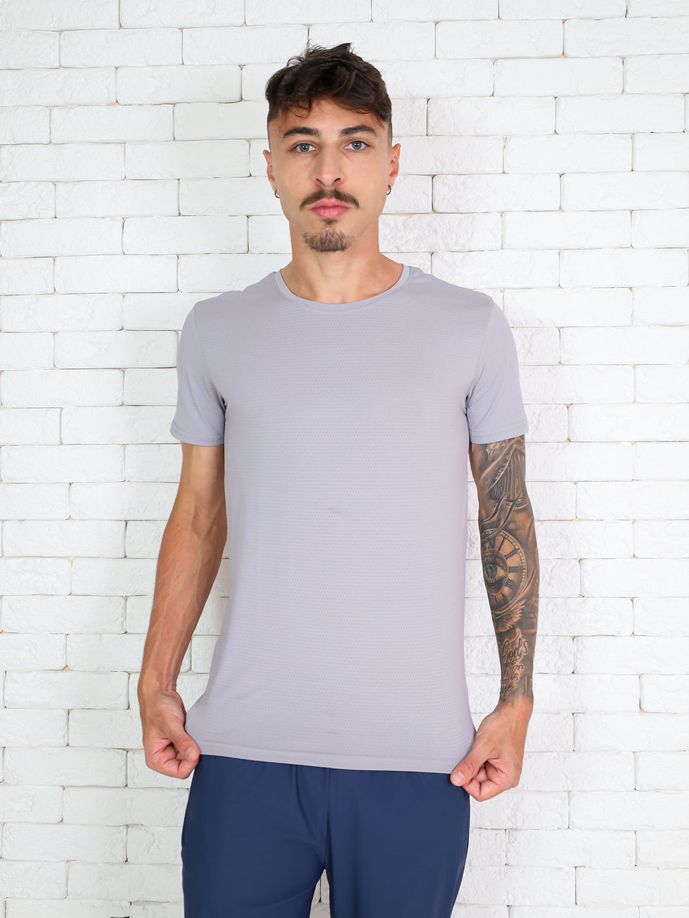 Miniatura: Camiseta esportiva masculina respirável de gola redonda e secagem rápida.