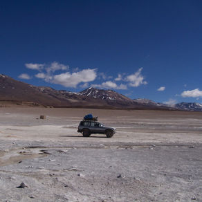 # 6. Parcourir une région désertique à bord d’un 4x4