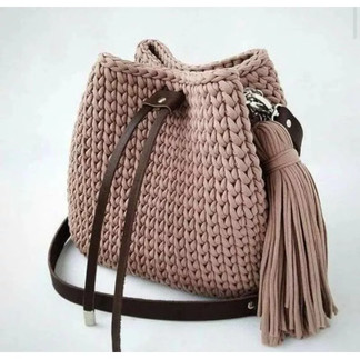 Bolsa de Ombro Nude em Crochê com Fio de Malha - Ateliê LARQ MODAS