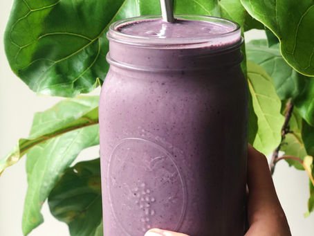 MANGO, BERRY & GREENS SMOOTHIE