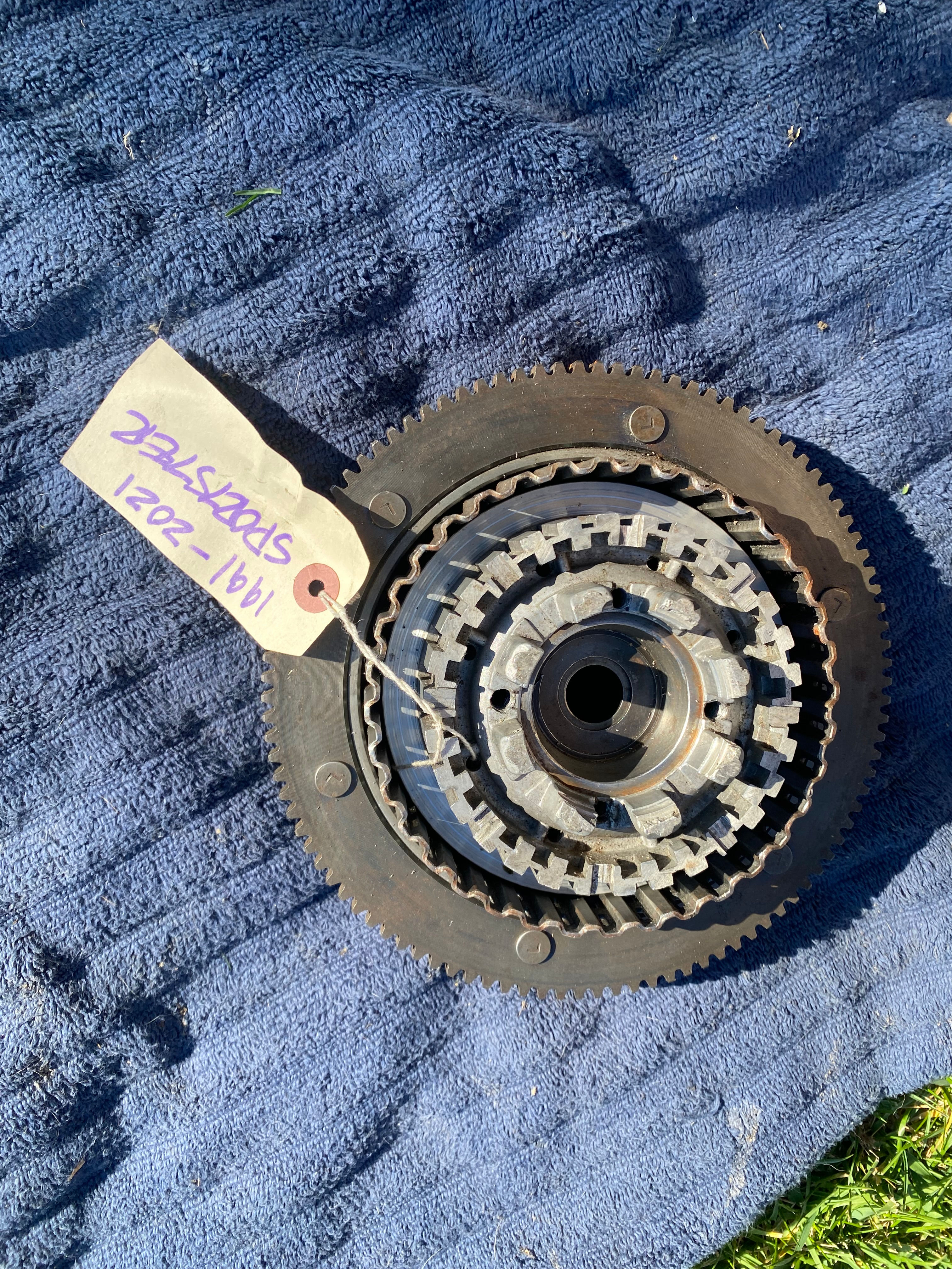 XL clutch basket