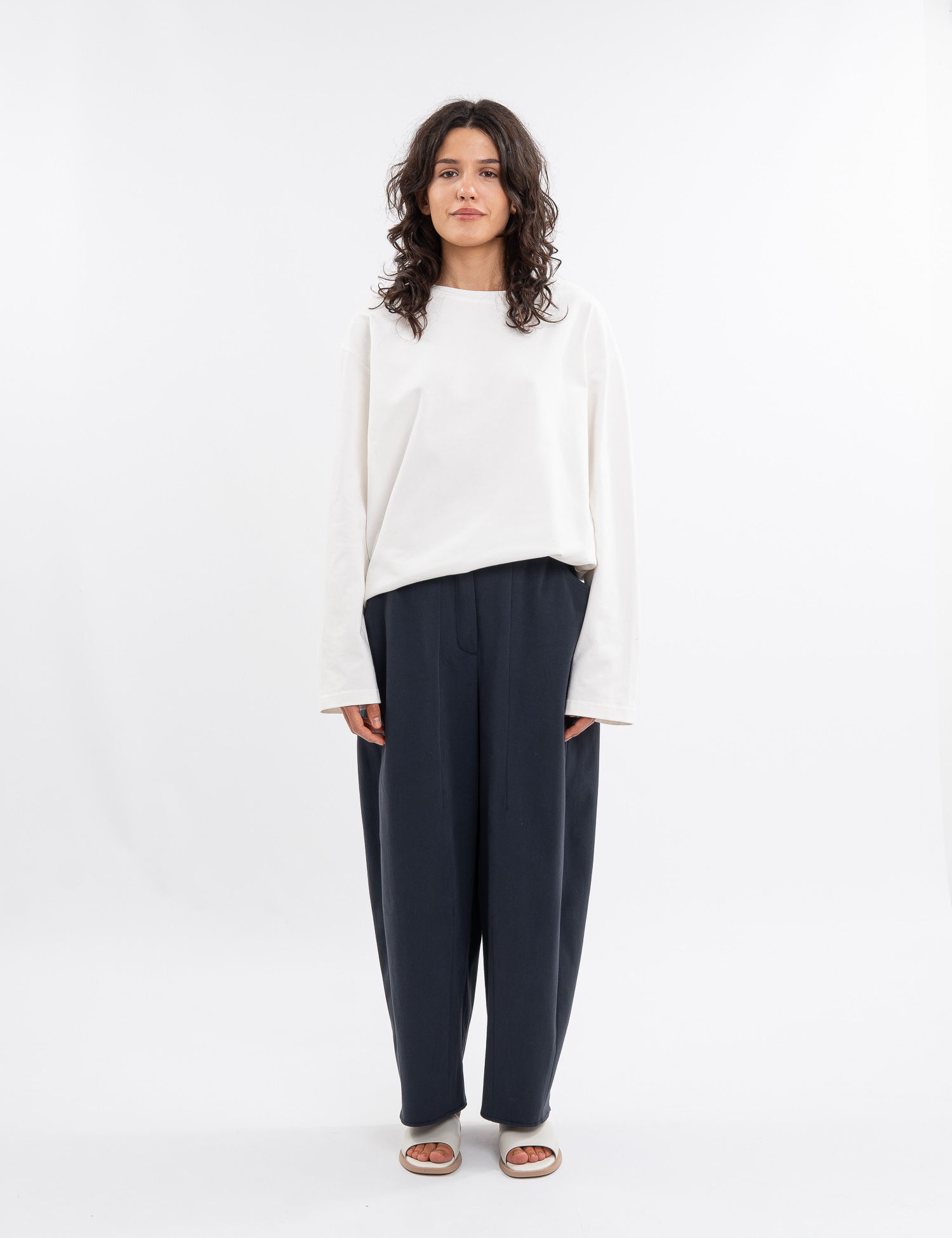 BARREL-LEG штани в сіро-блакитному кольорі 