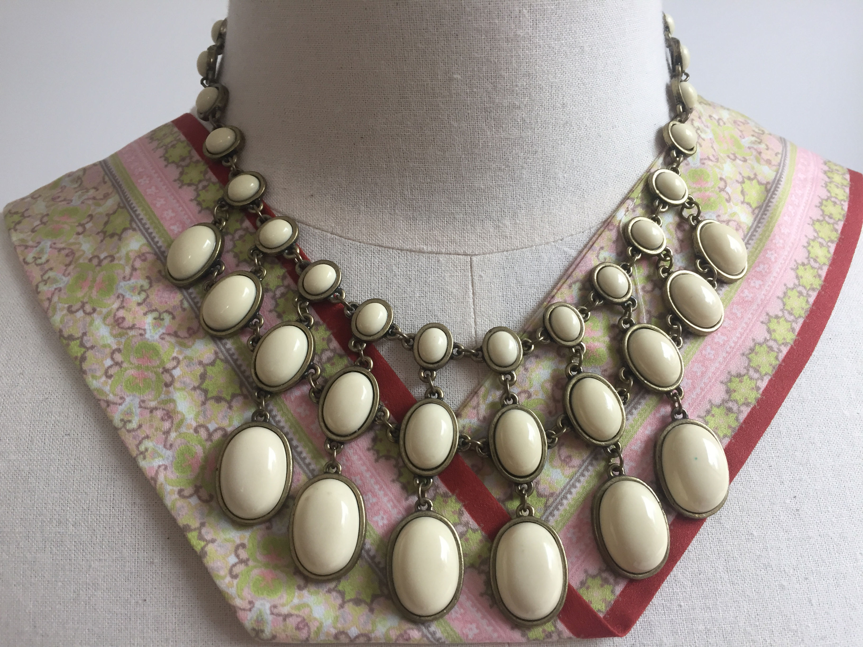 VINTAGE NECKLACE