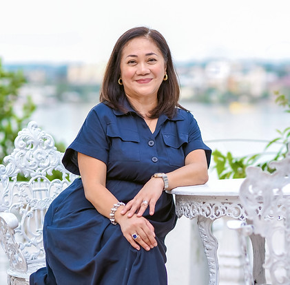 Cris veranda1_edited.jpg