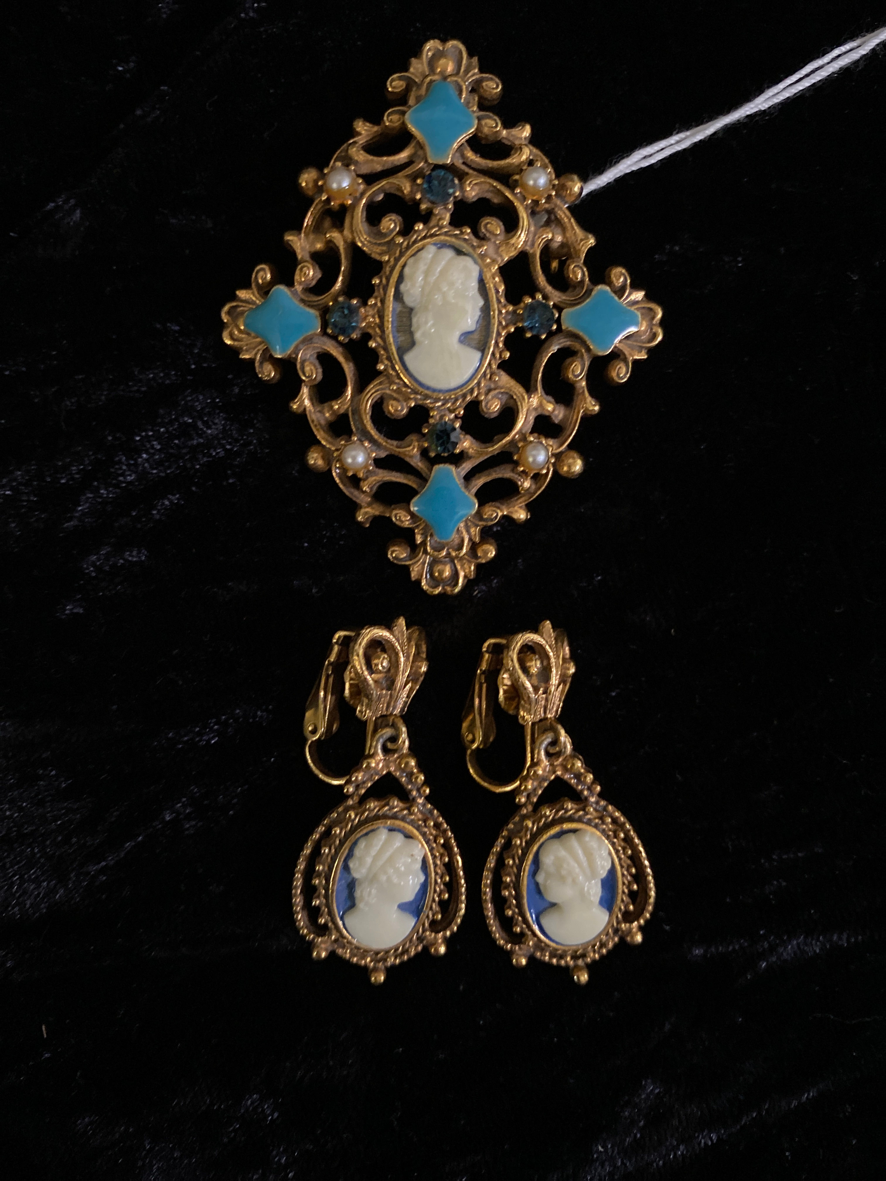 Florenza Cameo Brooch and Earrings Set