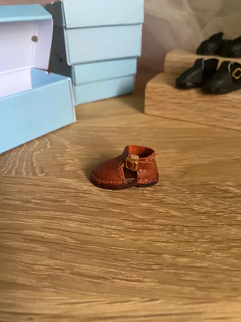 Thumbnail: Blythe Handmade leather shoes