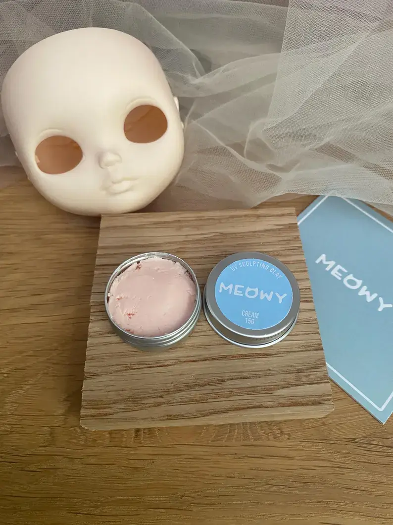 Thumbnail: UV Sculpting Clay