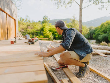 How to Find an Affordable Deck Builder Without Sacrificing Quality?