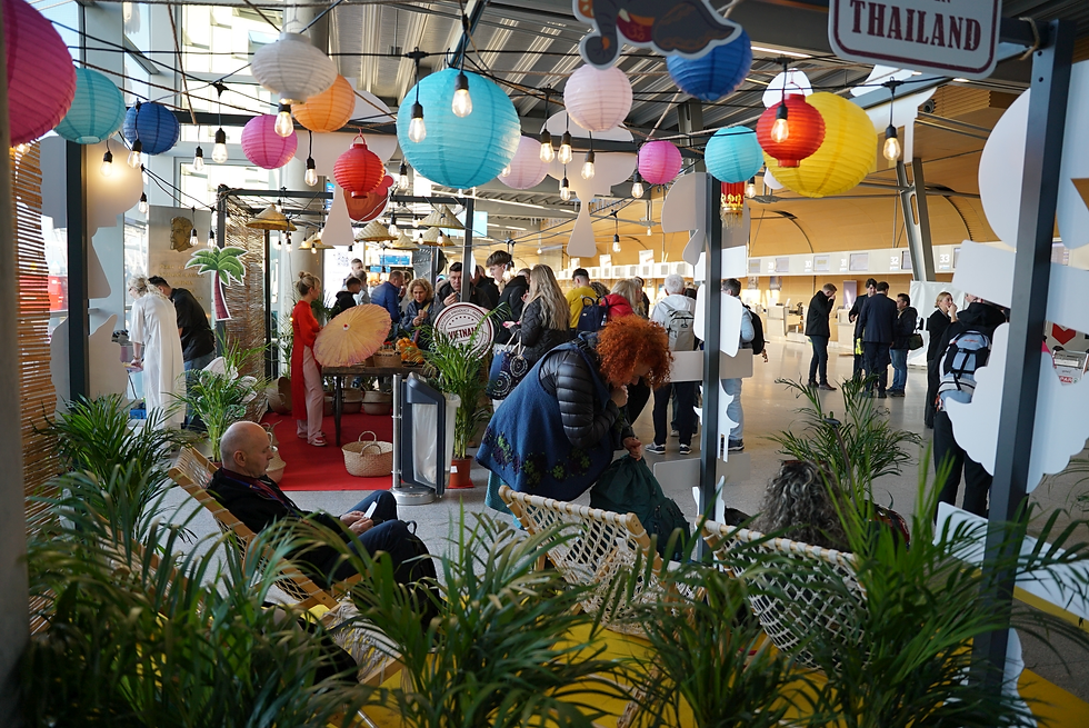 "Rajska Plaża" na poznańskim lotnisku, fot. Port Lotniczy Poznań Ławica