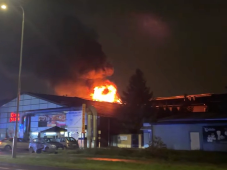 OGROMNY POŻAR W POZNANIU. PŁONIE GALERIA HANDLOWA !