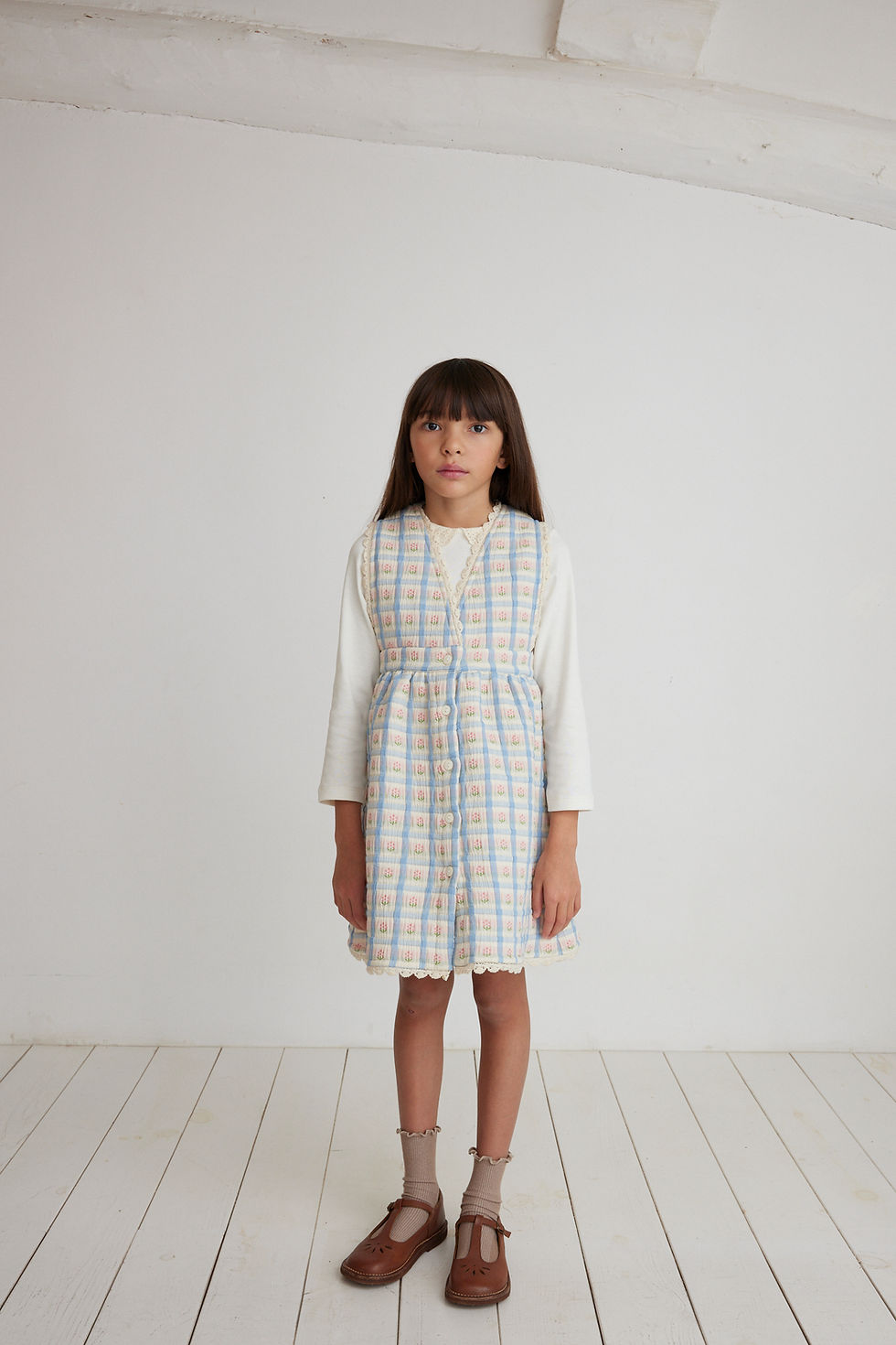 Bebe Organic Zora Apron Dress (Padded Floral) | Jean + Hadley