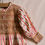 섬네일: Bonjour Diary Handsmock Blouse with Removable Crochet Collar (Tapestry Pink)