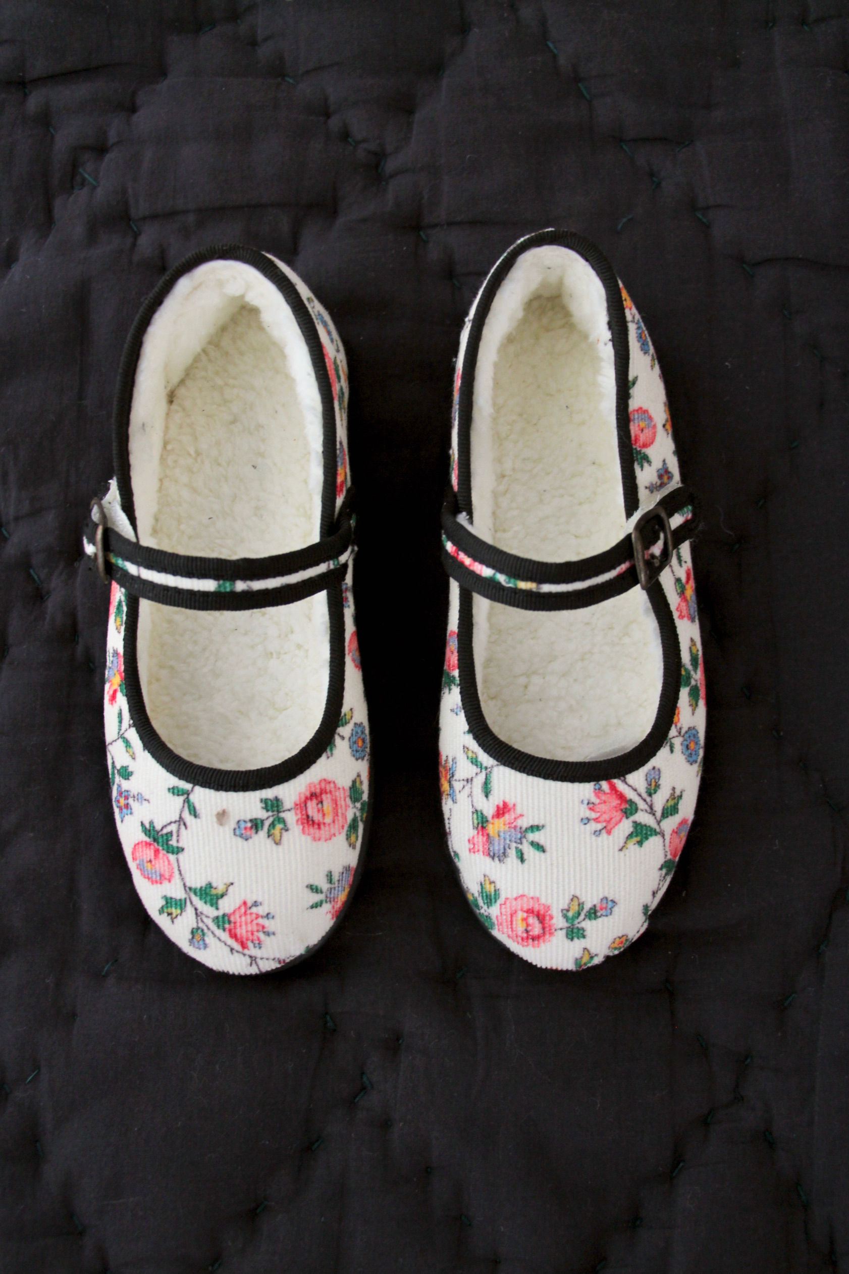 Bonjour Diary Shoes (Ivory Flower - Corduroy)