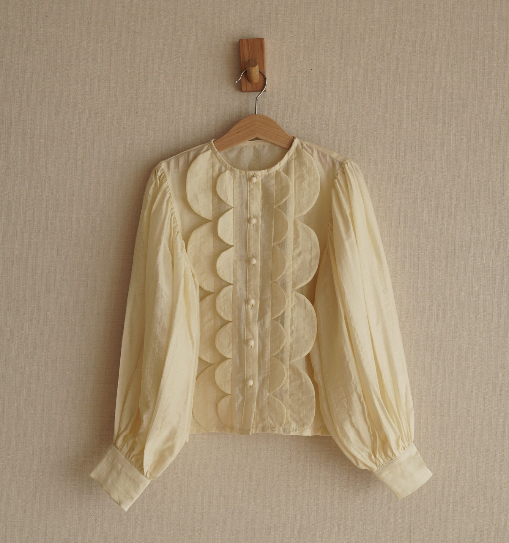Mes Kids Des Fleurs Petal-Applique Ruffle Shirt (Yellow)