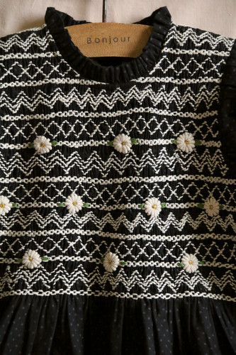 Bonjour Diary Handsmock Blouse with Removable Crochet Collar