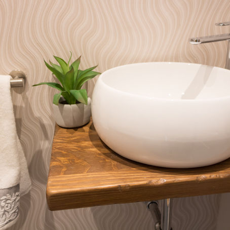 ¡Renueva tu baño con PAPEL PINTADO!