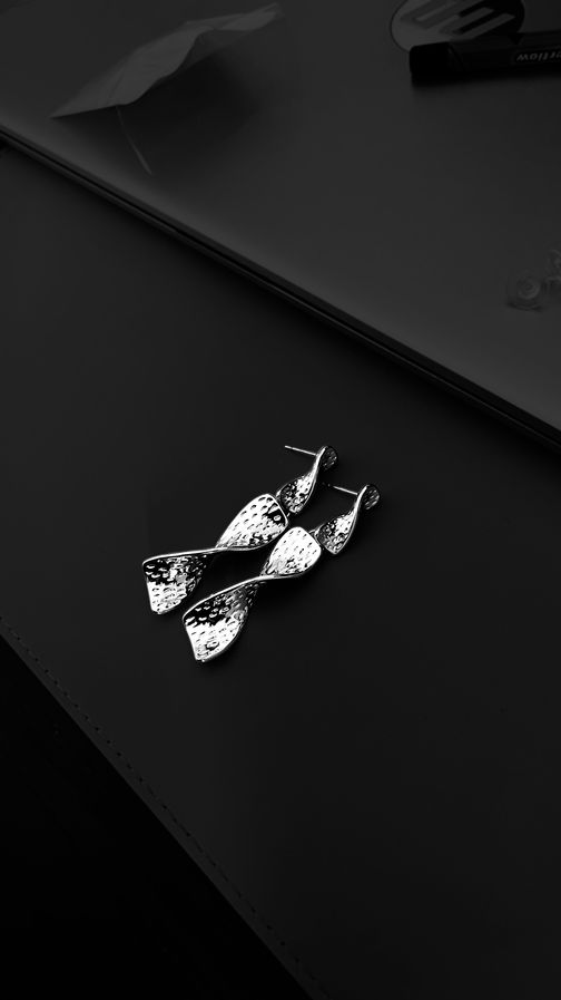 Sculpted dangle statement earrings in premium plated finish