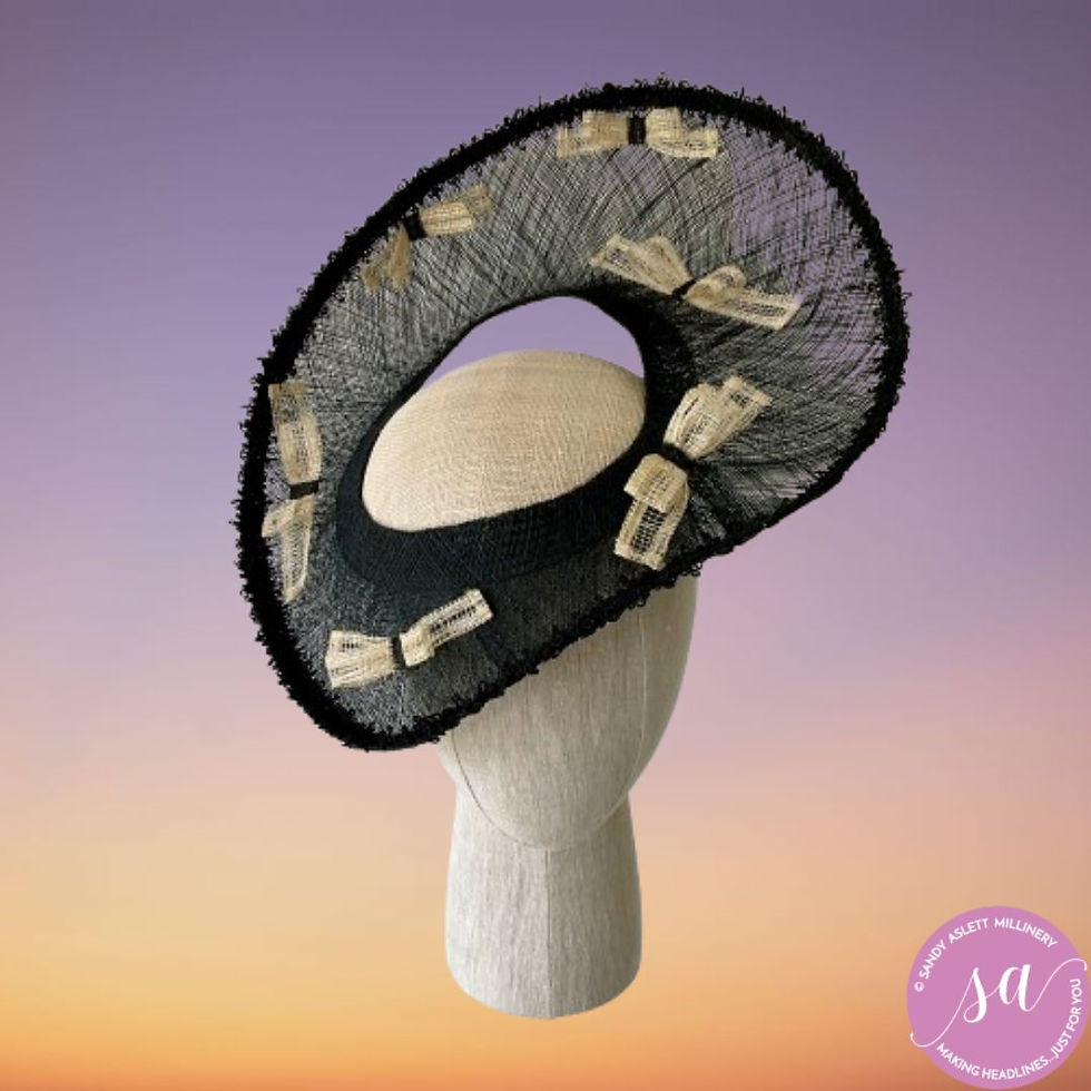 Bow Belle - Saucer Shape with Cream base