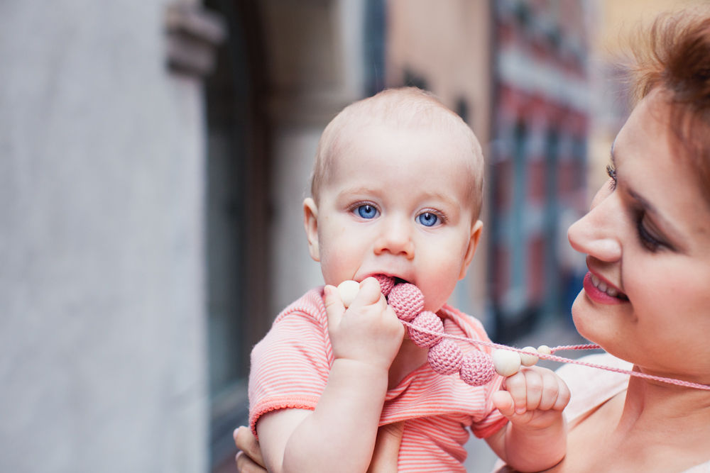 Gammelrosa amningshalsband - färgglatt