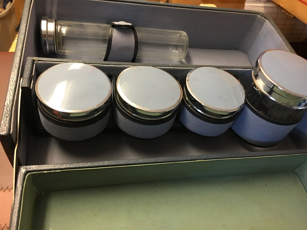 Thumbnail: Vintage 1950s leather travel cosmetics case