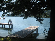 Holzsteg am See, ruhig, Schatten