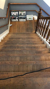 Houten trap voor behandeling