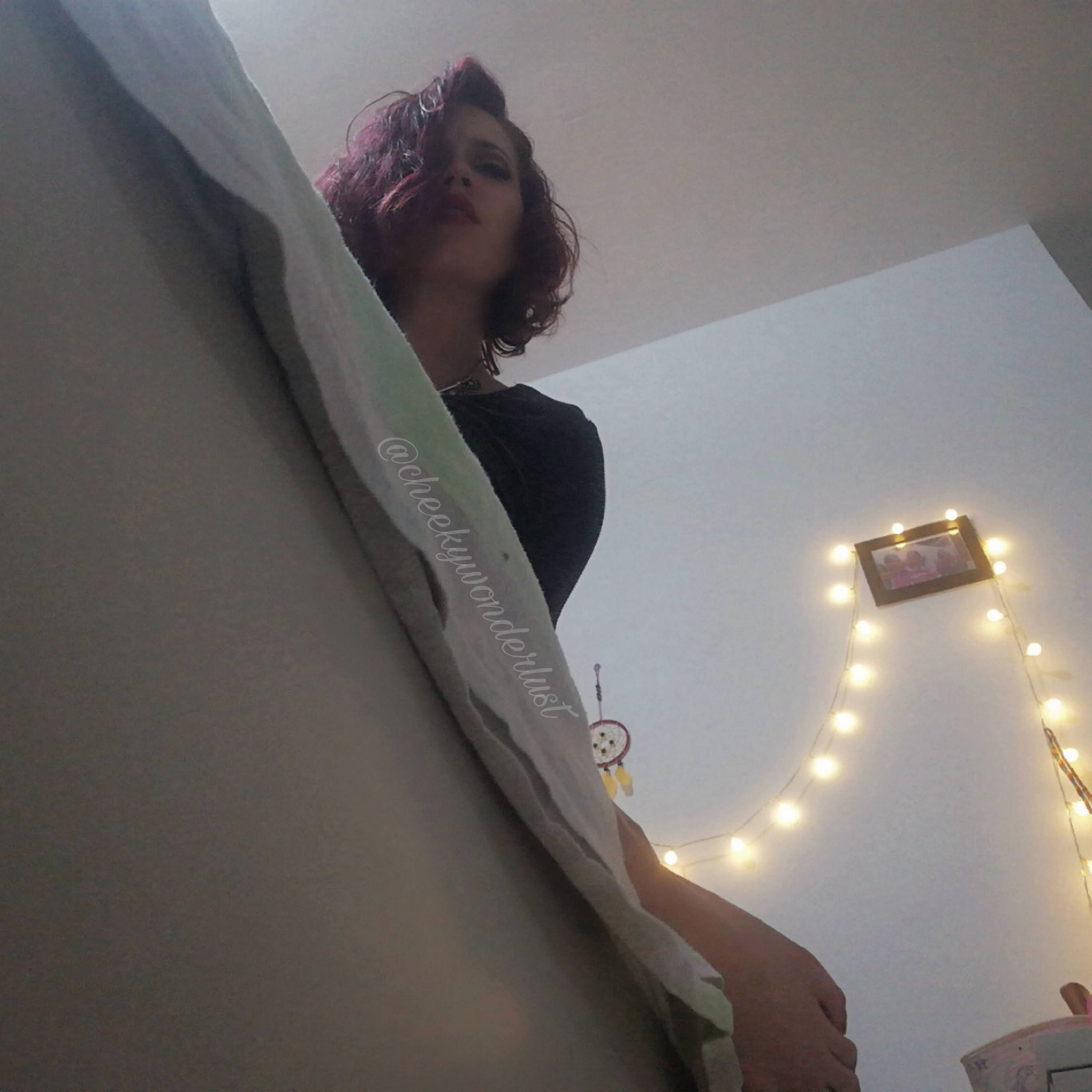 Giantess crush feet (13 pictures)