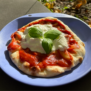 Rask, enkel og digg Pizza Burrata på primus