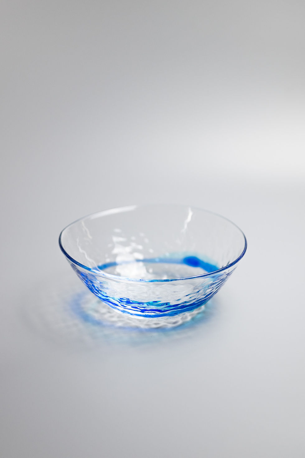 Thumbnail: Glass bowl「でこぼこ鉢」