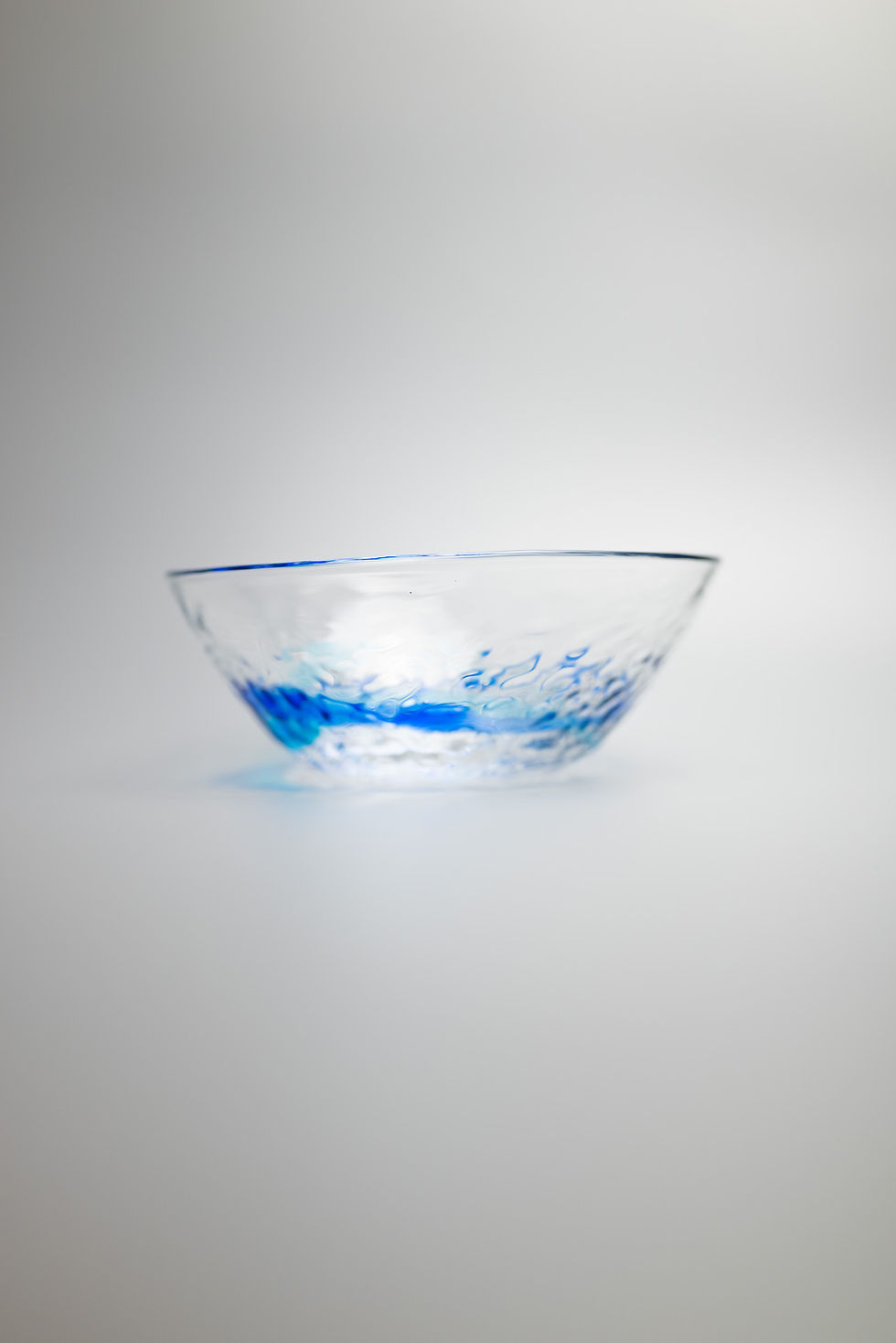 Thumbnail: Glass bowl「でこぼこ鉢」