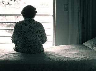 Understanding Loneliness in Older Adults: Signs, Causes and Support
