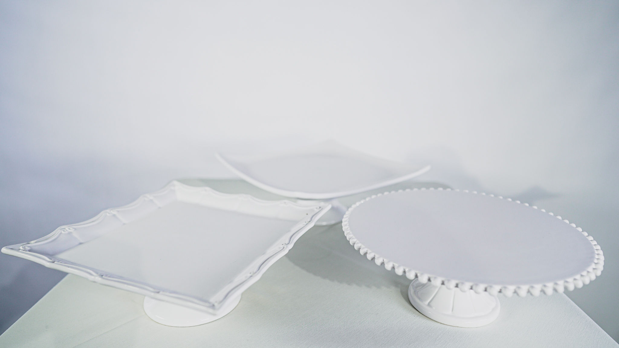 White Dessert Stand