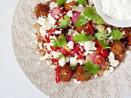 Falafelsallad med tahinisås