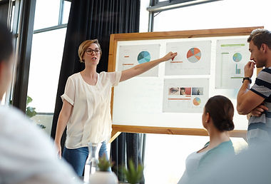 Interview clients : questions, méthodes qualitatives et quantitatives pour la récolte d’insights en vue d’optimiser vos recherches de marchés.