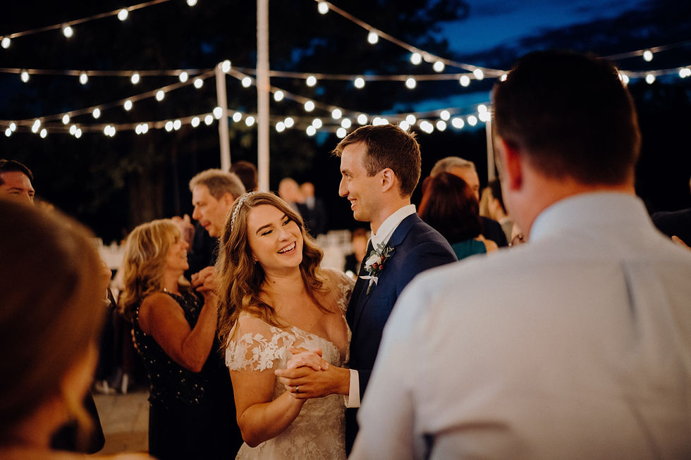 nothern virginia wedding venue Rixey Manor looks amazing under twinkle bistro lights