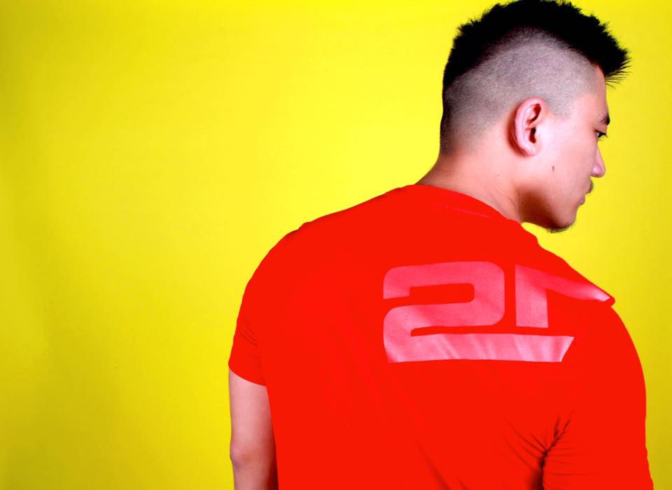 サムネイル： T019 BACK LOGO SIDE LINE T-SHIRT
