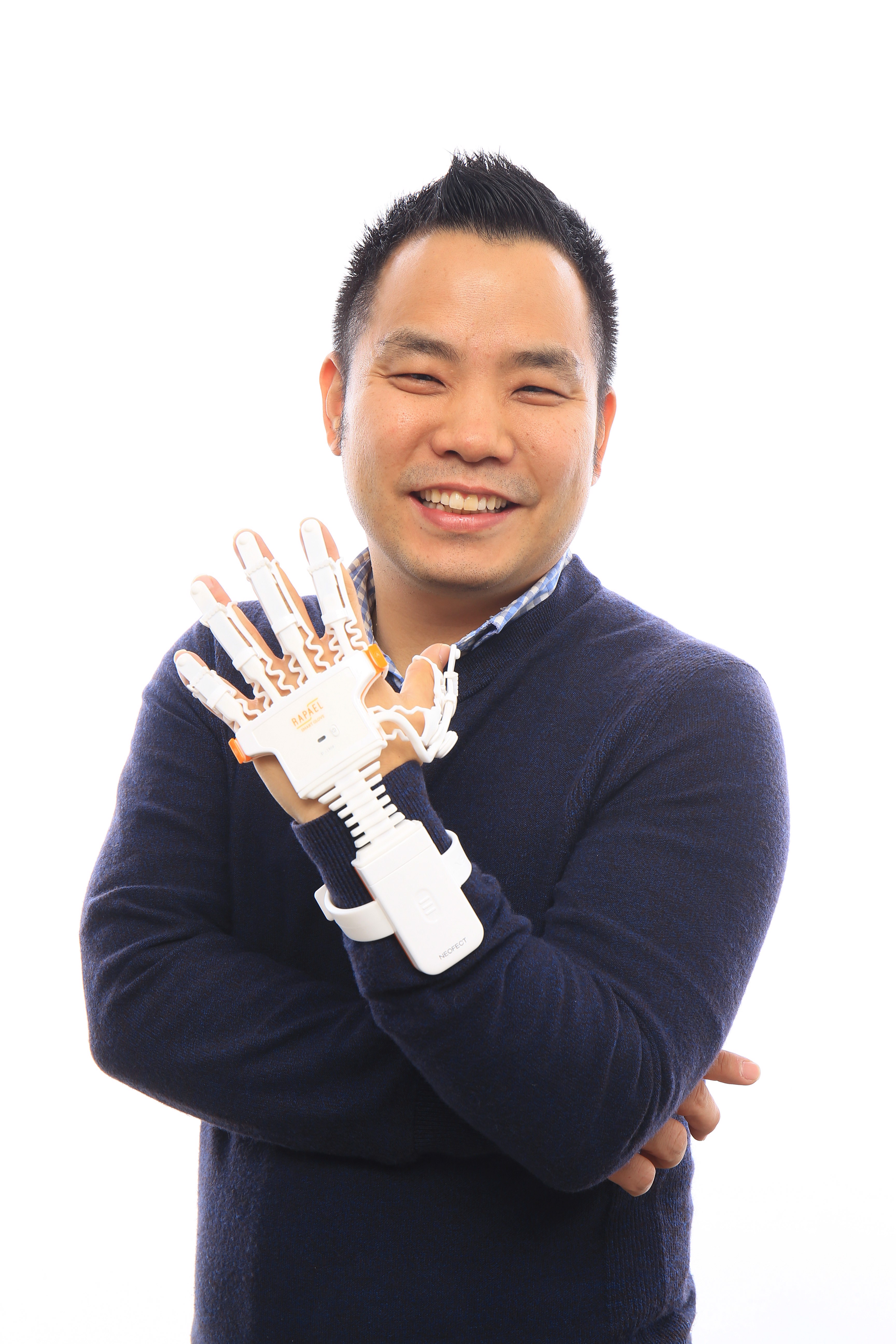 RAPAEL Smart Glove by NEOFECT