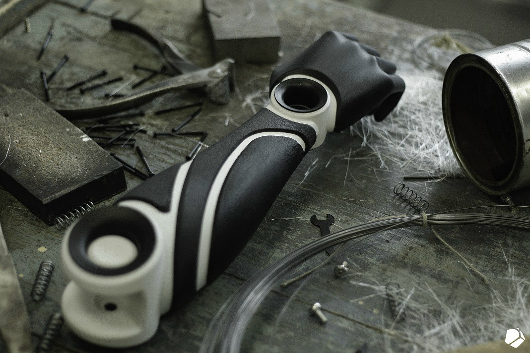 Glaze yourself- New chapter of arm prosthesis history