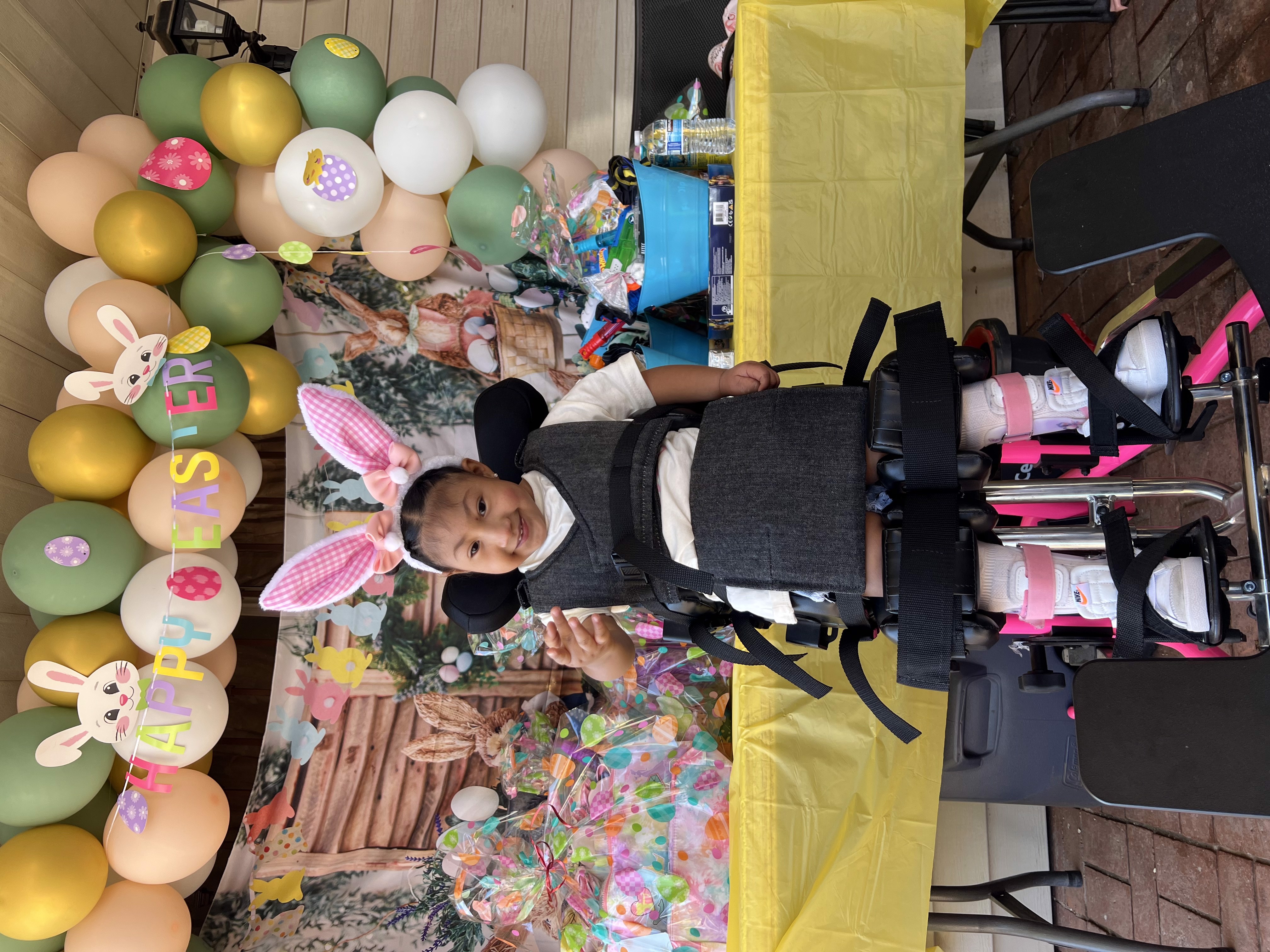 Hennessy  (microcephaly warrior) đ