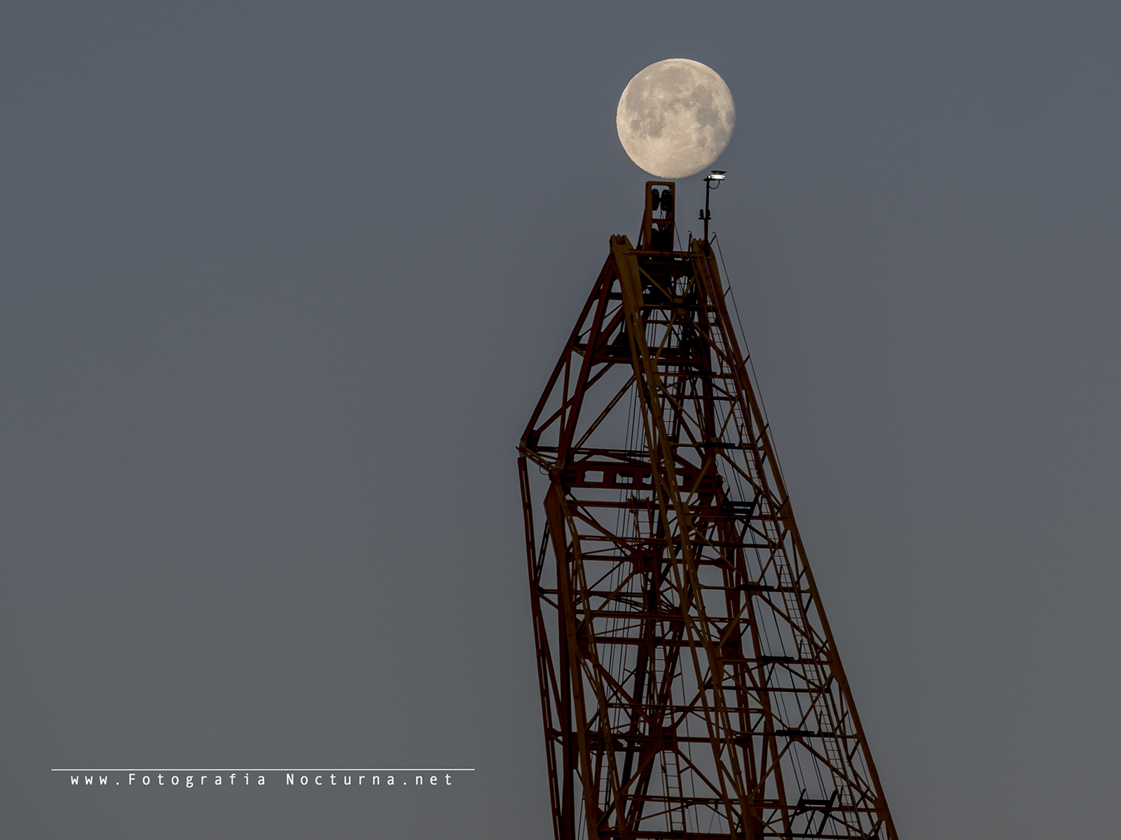 Luna llena febrero 2019