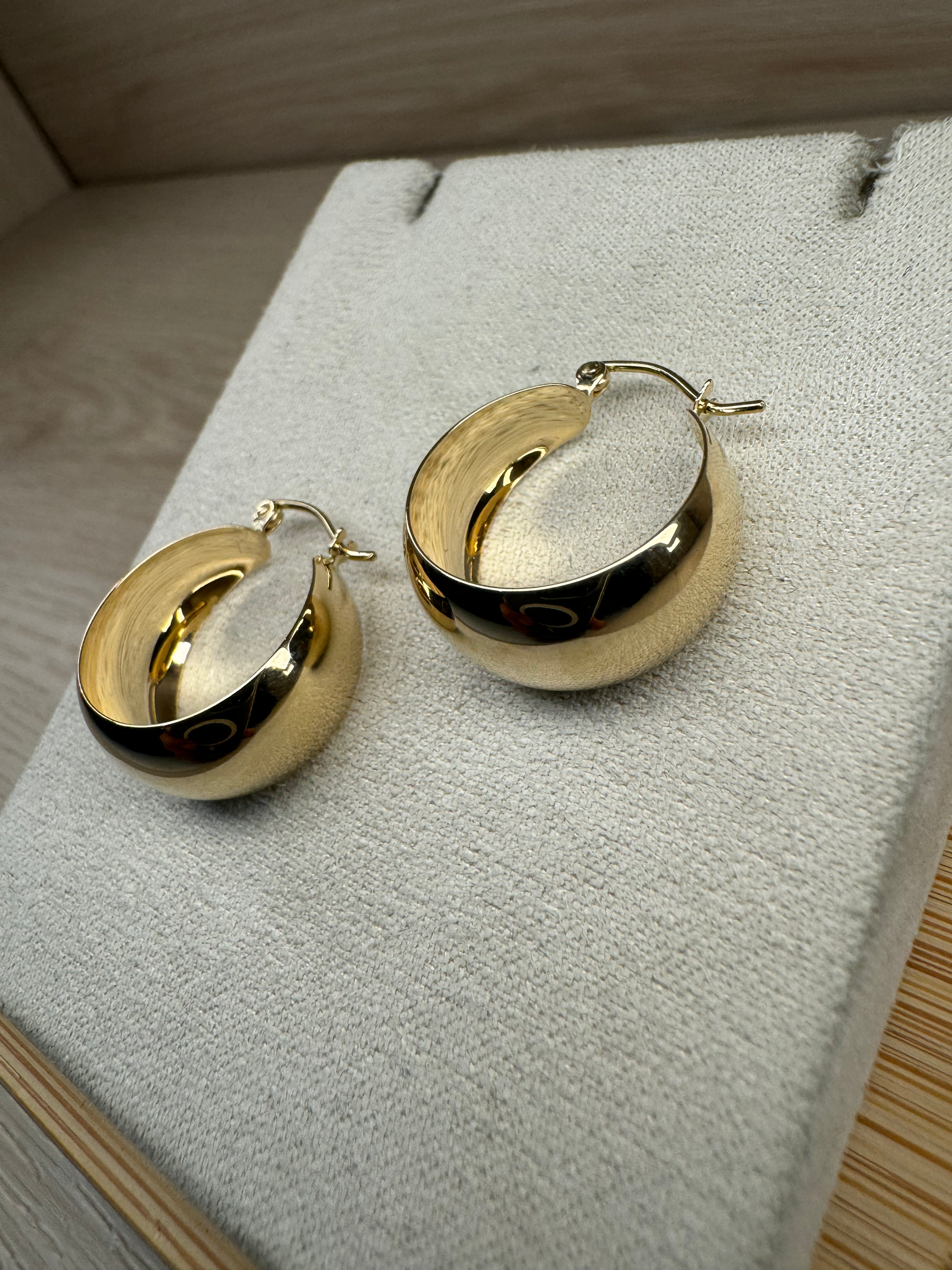 14K Gold Medium Fancy Hoop Earrings