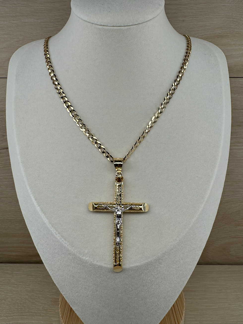 Thumbnail: 14k Large Cross Chain Set