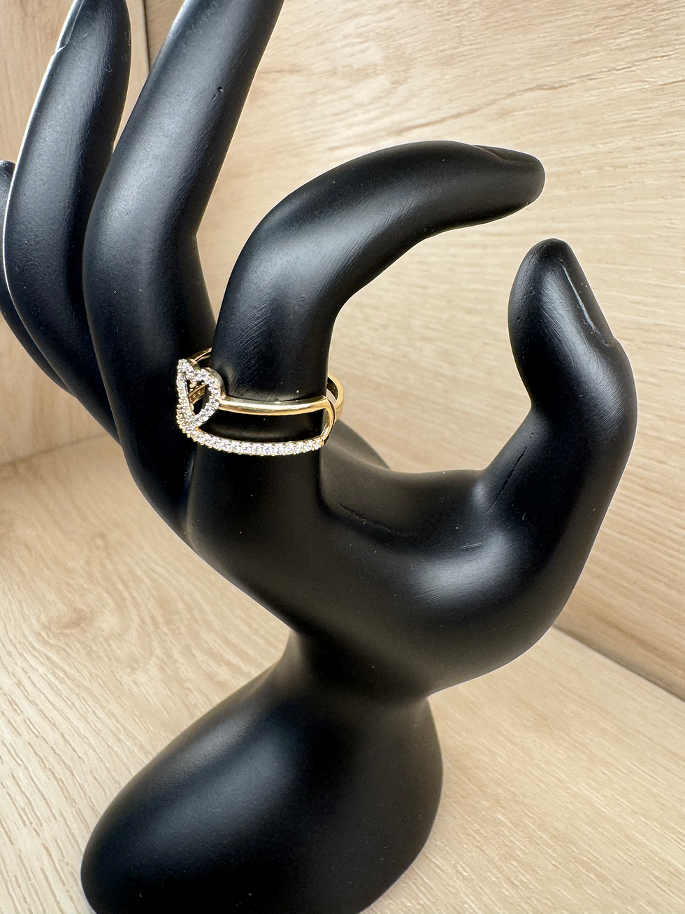 Thumbnail: 14k Stone Heart Bands Ring