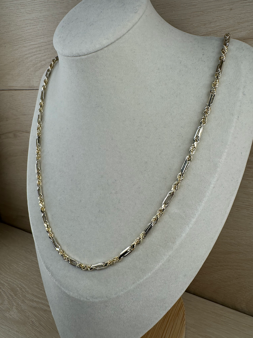 Thumbnail: 14K Gold 3.5mm 26 Inch Milano Chain