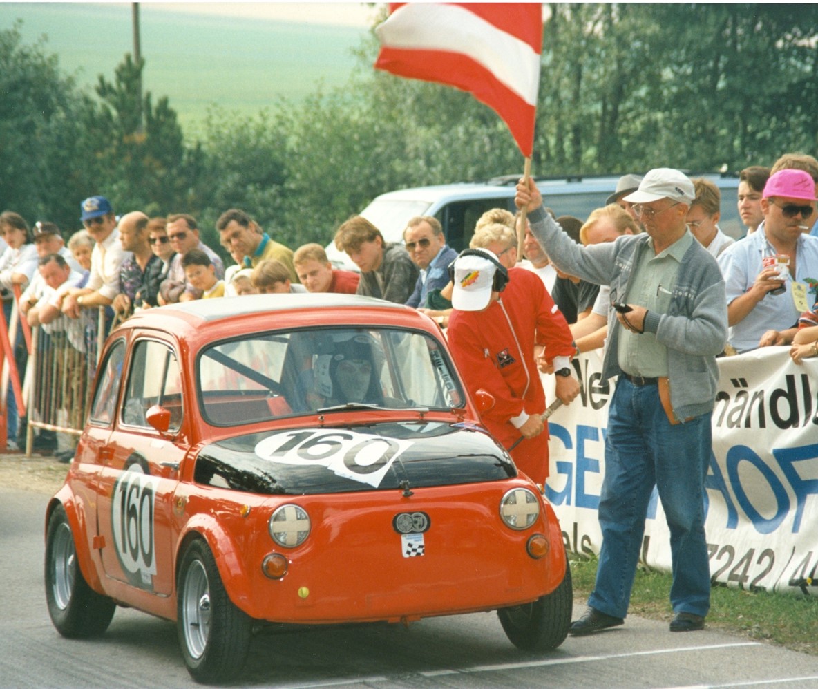 Albert Girstel auf seinem Puch