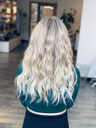 Blonde extension specialist