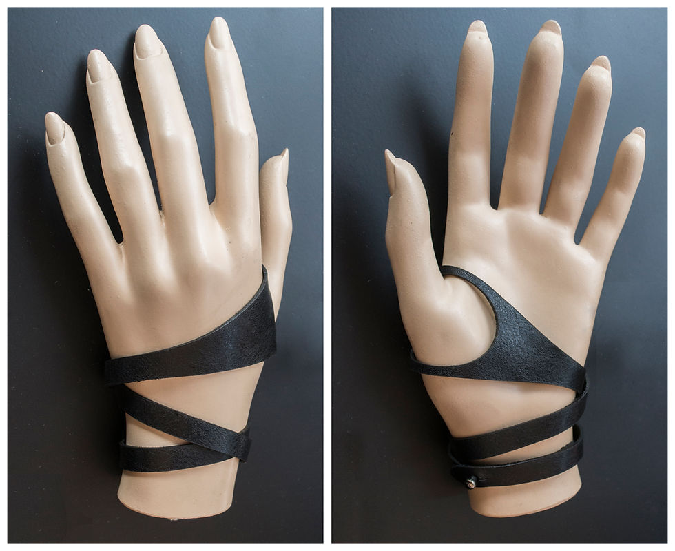 Thumbnail: Thumb cuff bracelet