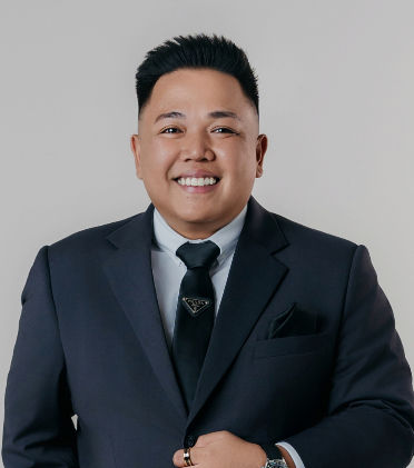 Eddie (Formal)_edited.jpg