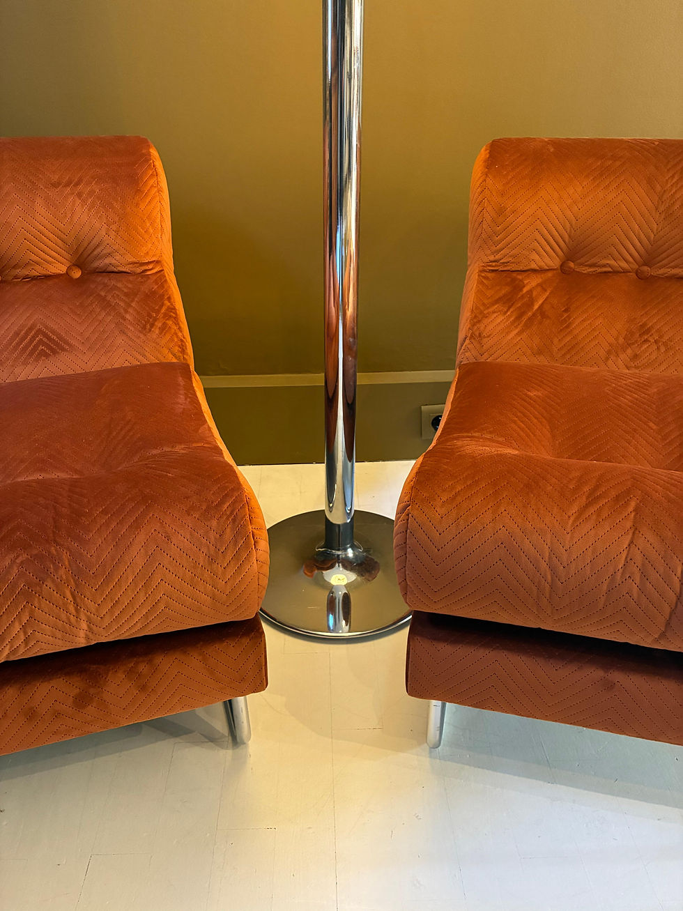Miniature : Paire de chauffeuse Bossa Nova velours et chrome