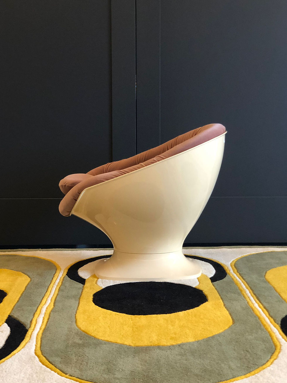 Miniature : Fauteuil space age modele Apollo de Robert Tilberg